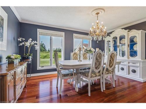 10011 Hume Court, Milton, ON - Indoor Photo Showing Dining Room