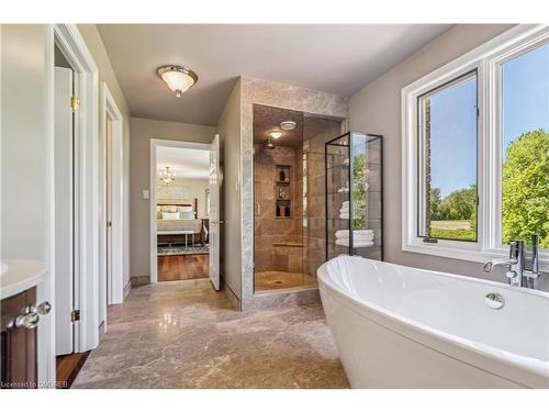 10011 Hume Court, Milton, ON - Indoor Photo Showing Bathroom