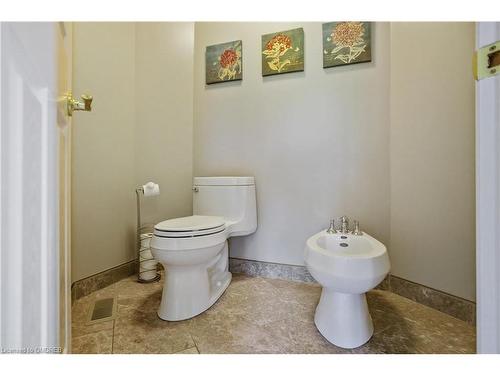 10011 Hume Court, Milton, ON - Indoor Photo Showing Bathroom