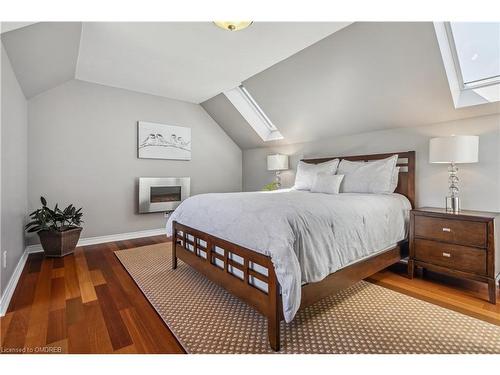 10011 Hume Court, Milton, ON - Indoor Photo Showing Bedroom