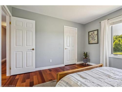 10011 Hume Court, Milton, ON - Indoor Photo Showing Bedroom