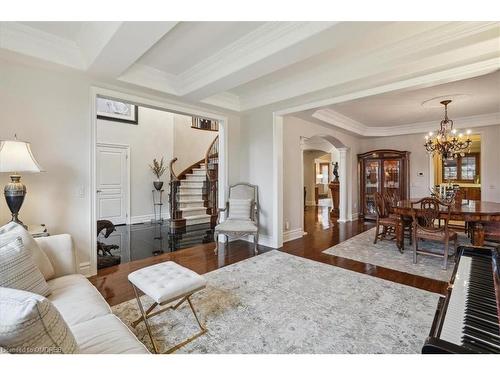 559 Golfview Court, Oakville, ON - Indoor Photo Showing Living Room