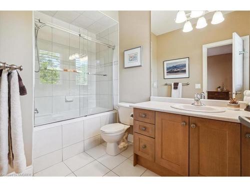 559 Golfview Court, Oakville, ON - Indoor Photo Showing Bathroom