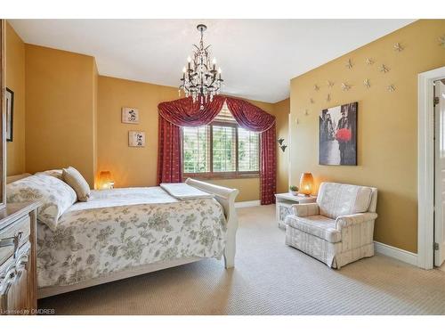 559 Golfview Court, Oakville, ON - Indoor Photo Showing Bedroom