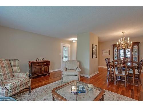 2492 Woburn Crescent, Oakville, ON - Indoor Photo Showing Living Room