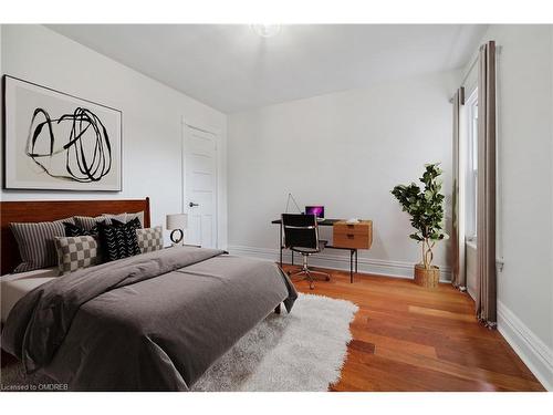 56 Colbourne Street, Hamilton, ON - Indoor Photo Showing Bedroom