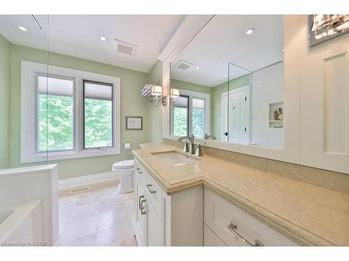 24 Raymar Place, Oakville, ON - Indoor Photo Showing Bathroom