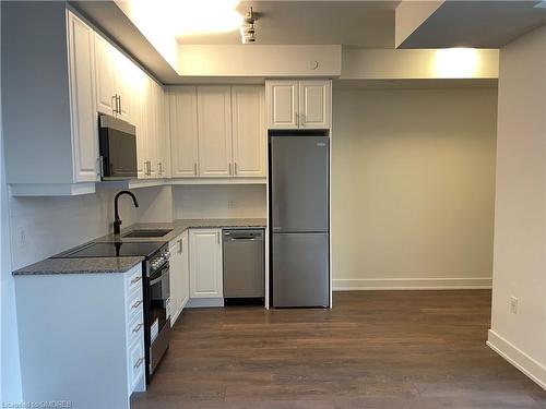 201-2343 Khalsa Gate, Oakville, ON - Indoor Photo Showing Kitchen