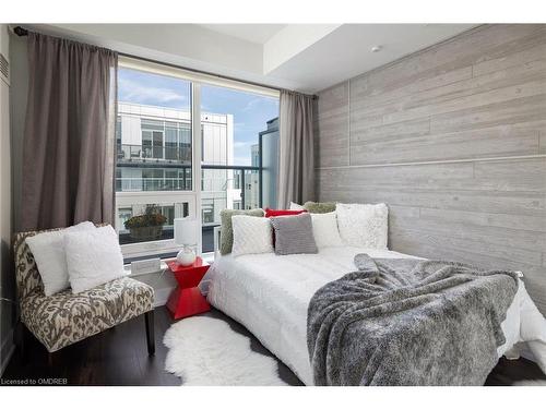 720-2450 Old Bronte Road, Oakville, ON - Indoor Photo Showing Bedroom