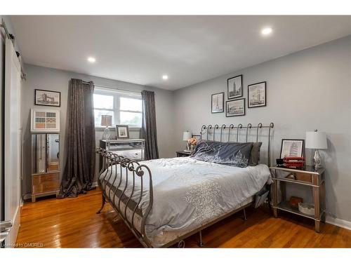 5 Montcalm Street, St. Thomas, ON - Indoor Photo Showing Bedroom