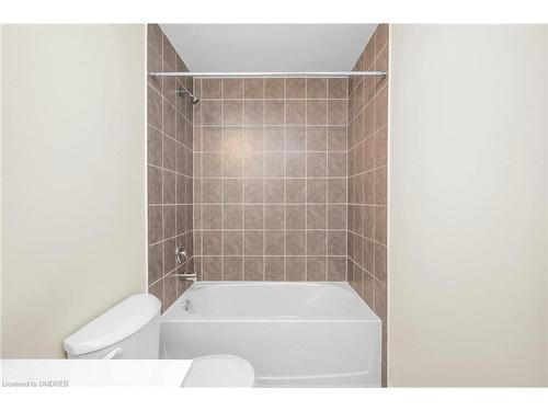 109-1569 Rose Way, Milton, ON - Indoor Photo Showing Bathroom