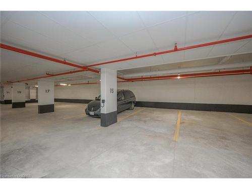 109-1569 Rose Way, Milton, ON - Indoor Photo Showing Garage