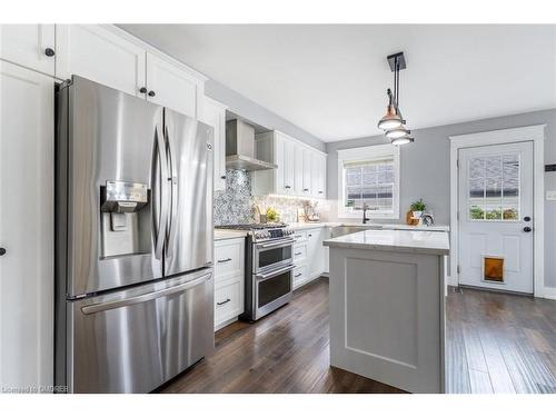 259 Littlewood Drive, Oakville, ON - Indoor Photo Showing Kitchen With Upgraded Kitchen