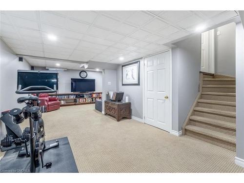 259 Littlewood Drive, Oakville, ON - Indoor Photo Showing Other Room