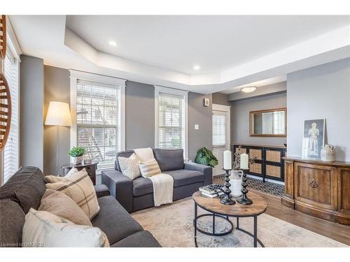 259 Littlewood Drive, Oakville, ON - Indoor Photo Showing Living Room