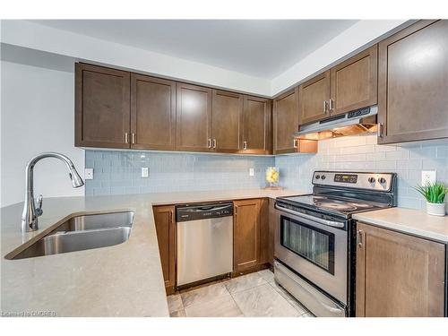 3059 Mistletoe Gardens, Oakville, ON - Indoor Photo Showing Kitchen With Double Sink