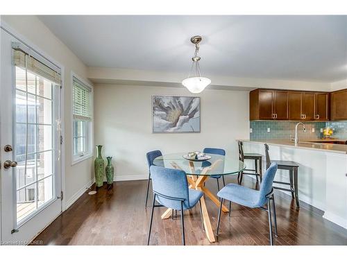 3059 Mistletoe Gardens, Oakville, ON - Indoor Photo Showing Dining Room