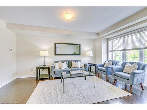 3059 Mistletoe Gardens, Oakville, ON - Indoor Photo Showing Living Room