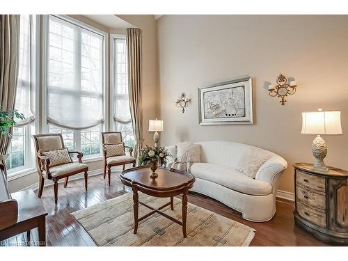 1510 Craigleith Road, Oakville, ON - Indoor Photo Showing Living Room