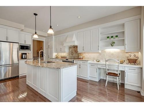 1510 Craigleith Road, Oakville, ON - Indoor Photo Showing Kitchen With Upgraded Kitchen