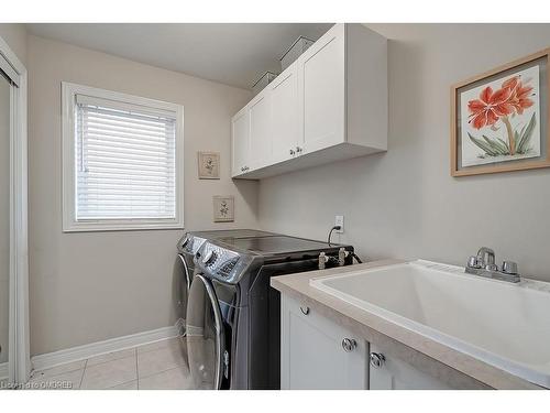 1510 Craigleith Road, Oakville, ON - Indoor Photo Showing Laundry Room