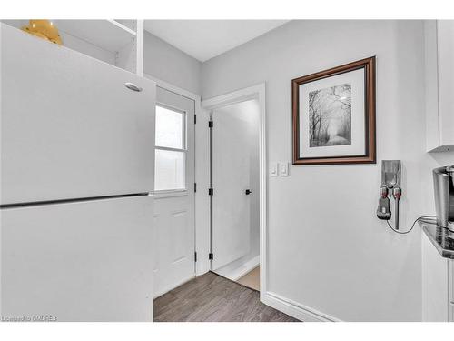 120 Vale Avenue, St. Catharines, ON - Indoor Photo Showing Other Room