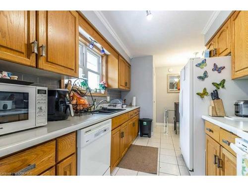 Upper Apt-50 Ridgewood Avenue, Guelph, ON - Indoor Photo Showing Kitchen With Double Sink