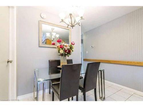 Upper Apt-50 Ridgewood Avenue, Guelph, ON - Indoor Photo Showing Dining Room