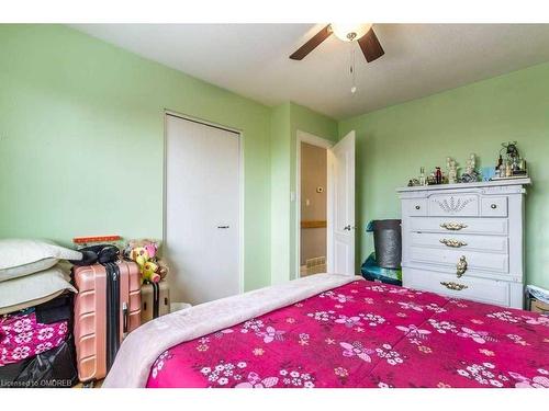 Upper Apt-50 Ridgewood Avenue, Guelph, ON - Indoor Photo Showing Bedroom