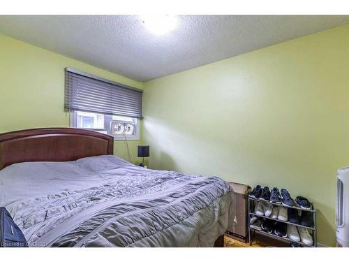 Upper Apt-50 Ridgewood Avenue, Guelph, ON - Indoor Photo Showing Bedroom