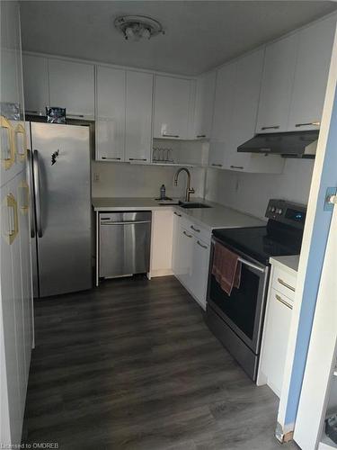 204-2345 Confederation Parkway, Mississauga, ON - Indoor Photo Showing Kitchen With Stainless Steel Kitchen