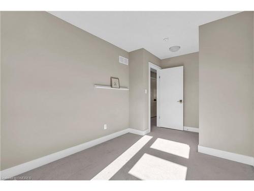 16-60 Arkell Road, Guelph, ON - Indoor Photo Showing Other Room