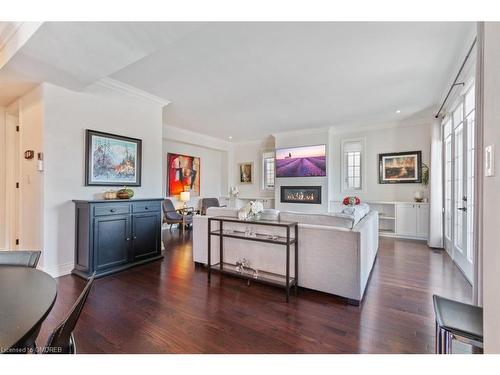 139 Wilson Street, Oakville, ON - Indoor Photo Showing Kitchen