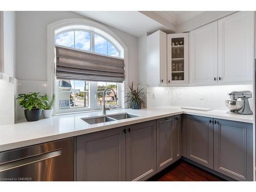 139 Wilson Street, Oakville, ON - Indoor Photo Showing Kitchen With Double Sink