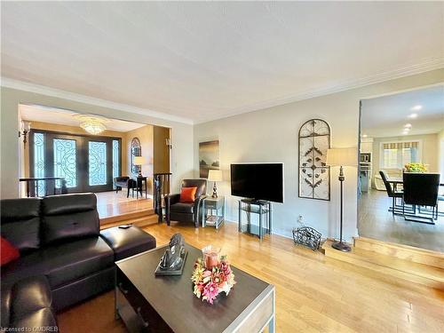 184 Dundas Street E, Waterdown, ON - Indoor Photo Showing Living Room