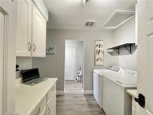 184 Dundas Street E, Waterdown, ON - Indoor Photo Showing Laundry Room