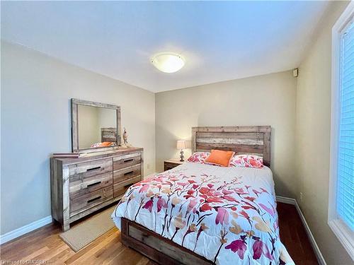 184 Dundas Street E, Waterdown, ON - Indoor Photo Showing Bedroom