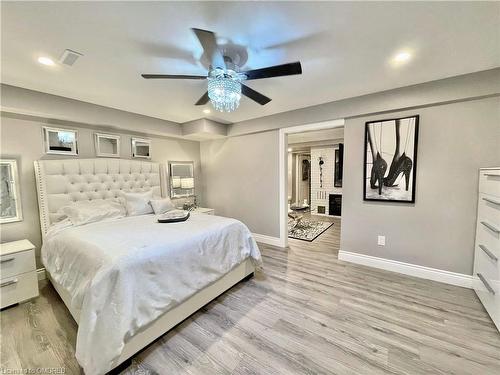 184 Dundas Street E, Waterdown, ON - Indoor Photo Showing Bedroom