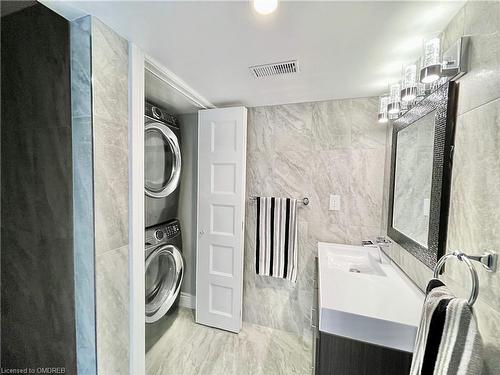 184 Dundas Street E, Waterdown, ON - Indoor Photo Showing Laundry Room