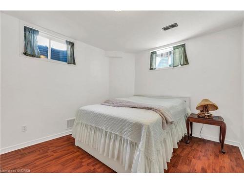 12 Zecca Drive, Guelph, ON - Indoor Photo Showing Bedroom