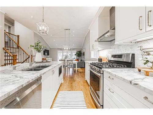 665 Montego Crescent, Burlington, ON - Indoor Photo Showing Kitchen With Double Sink With Upgraded Kitchen