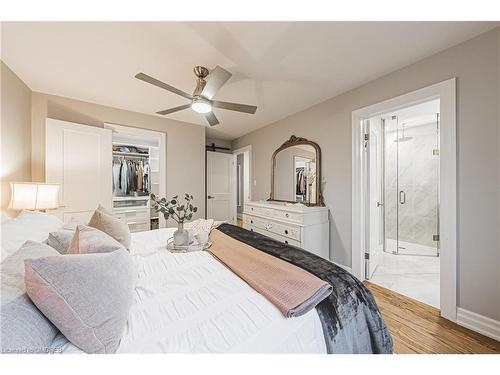 665 Montego Crescent, Burlington, ON - Indoor Photo Showing Bedroom