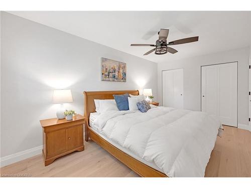 675 Woodview Road, Burlington, ON - Indoor Photo Showing Bedroom