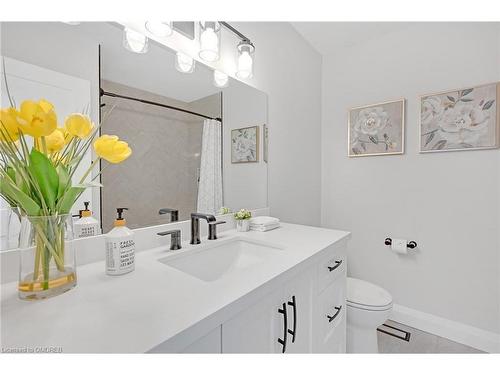 675 Woodview Road, Burlington, ON - Indoor Photo Showing Bathroom