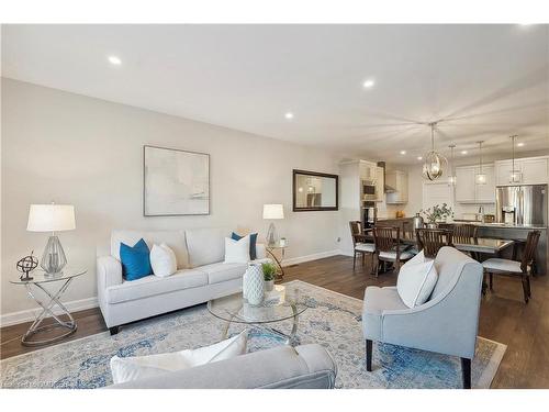 10 Campbell Street Street, Thorold, ON - Indoor Photo Showing Living Room