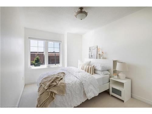 2037 Trawden Way, Oakville, ON - Indoor Photo Showing Bedroom