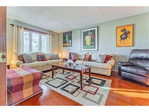 2080 Sixth Line, Oakville, ON - Indoor Photo Showing Living Room