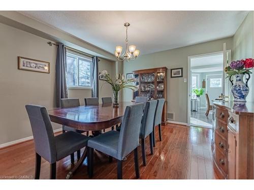 2080 Sixth Line, Oakville, ON - Indoor Photo Showing Dining Room