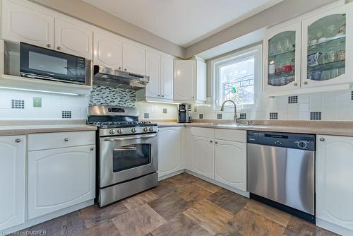 2080 Sixth Line, Oakville, ON - Indoor Photo Showing Kitchen