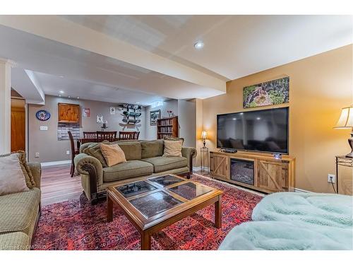 2080 Sixth Line, Oakville, ON - Indoor Photo Showing Living Room